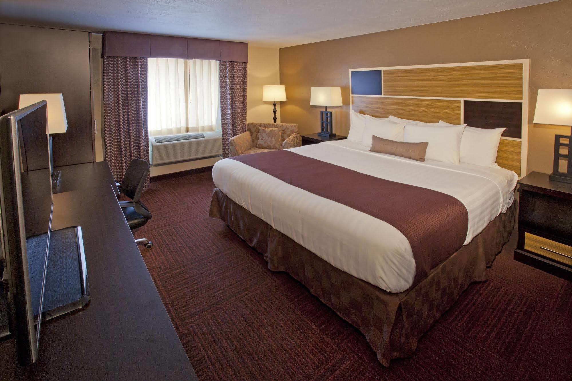 Red Lion Inn And Suites Federal Way Ngoại thất bức ảnh