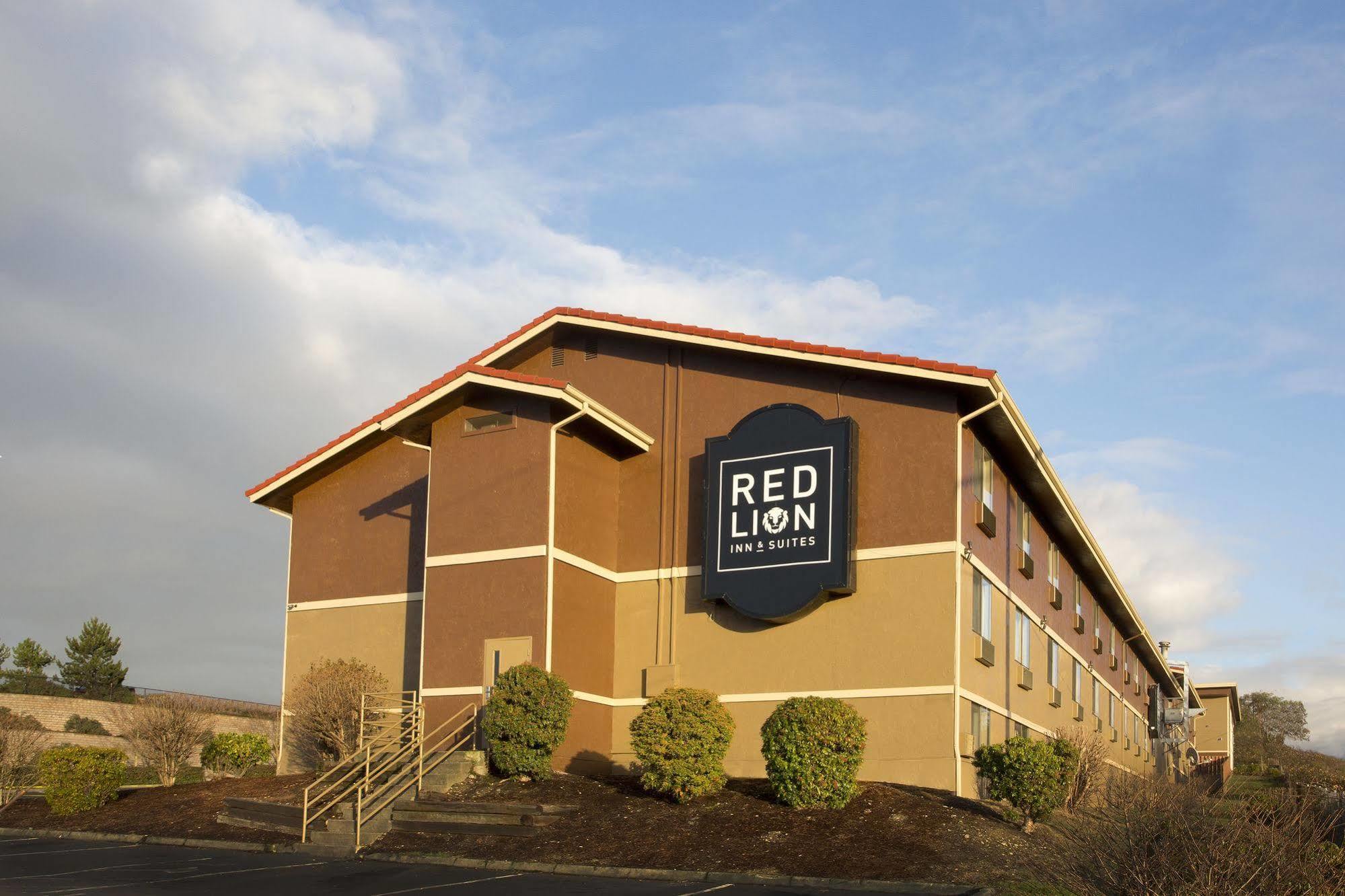 Red Lion Inn And Suites Federal Way Ngoại thất bức ảnh