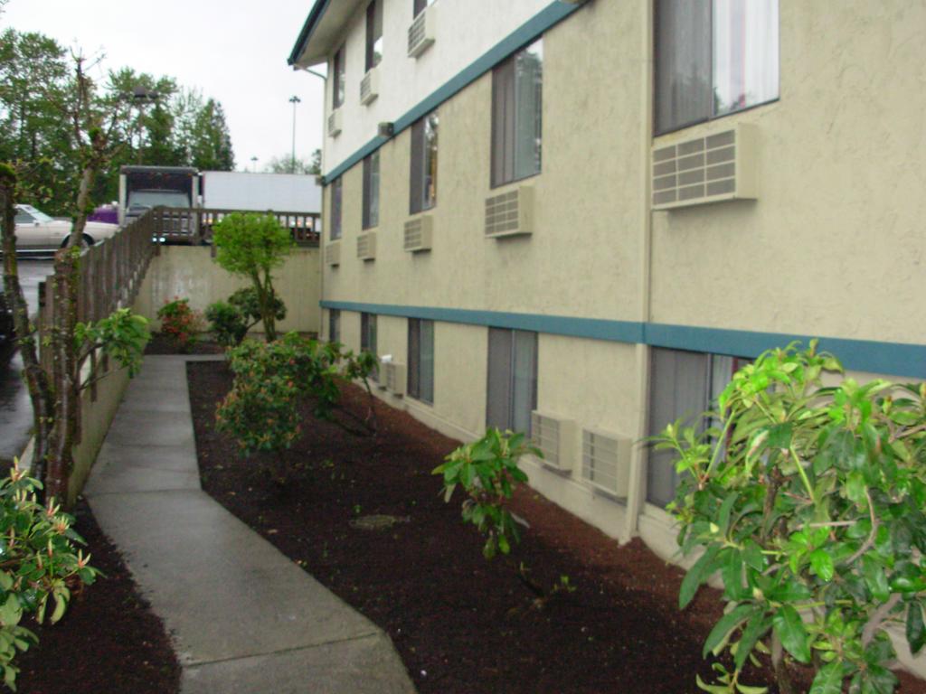 Red Lion Inn And Suites Federal Way Ngoại thất bức ảnh